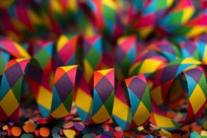 Bild von bunten Papier-Luftschlangen